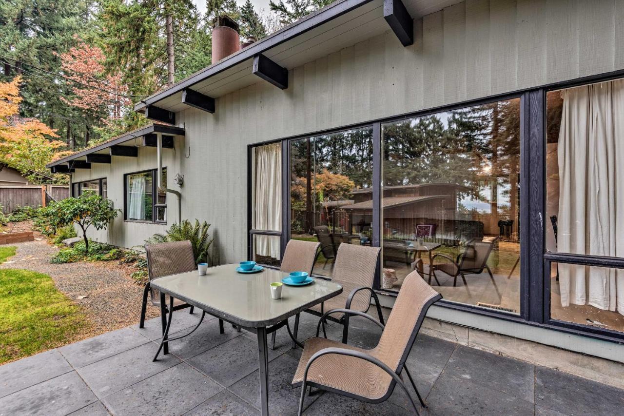 Updated 1970S Island Bungalow, 8 Miles To Seattle! Villa Mercer Island Eksteriør bilde